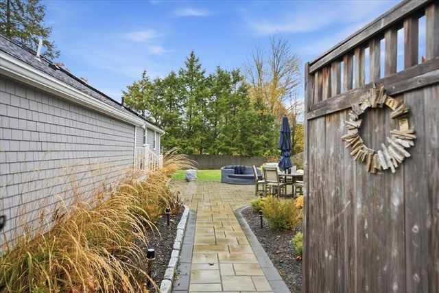 61 Spofford St, Newburyport, MA 01950