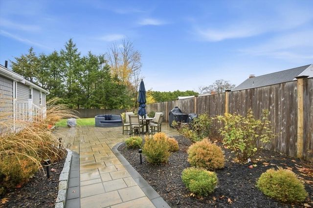 61 Spofford St, Newburyport, MA 01950