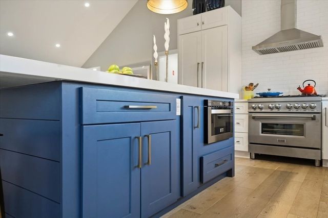 61 Spofford St, Newburyport, MA 01950