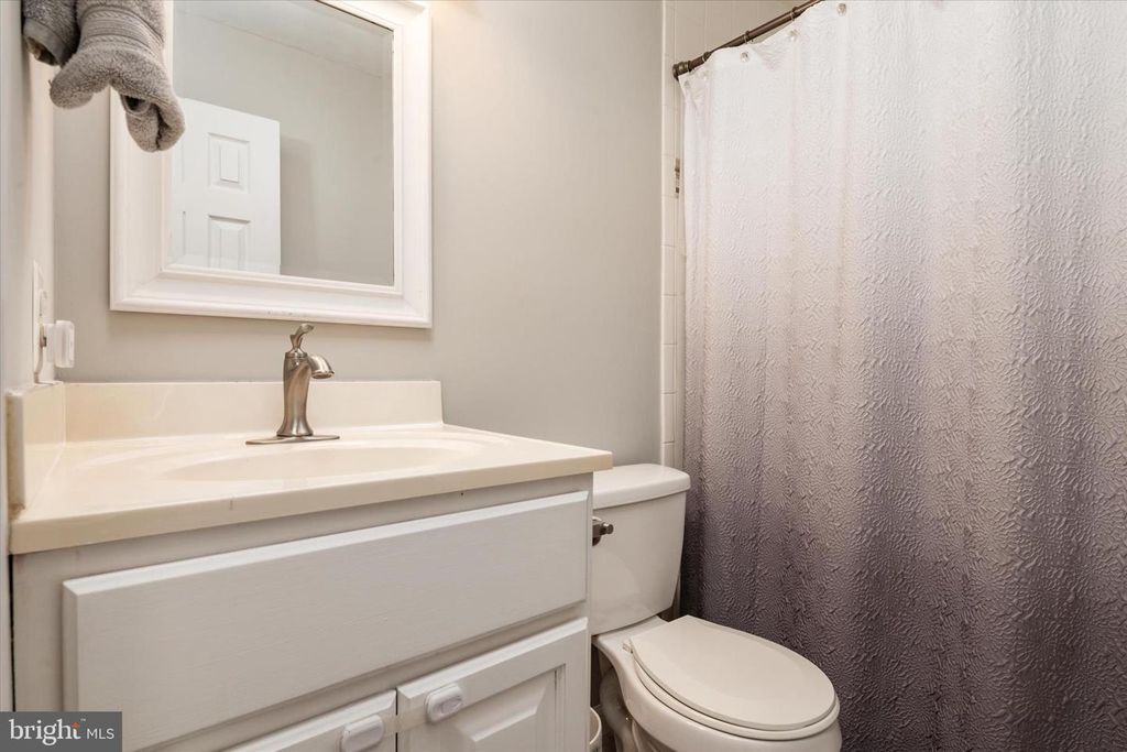 Image 11 of property listing at 10242 CHARLES STREET, La Plata, MD 20646