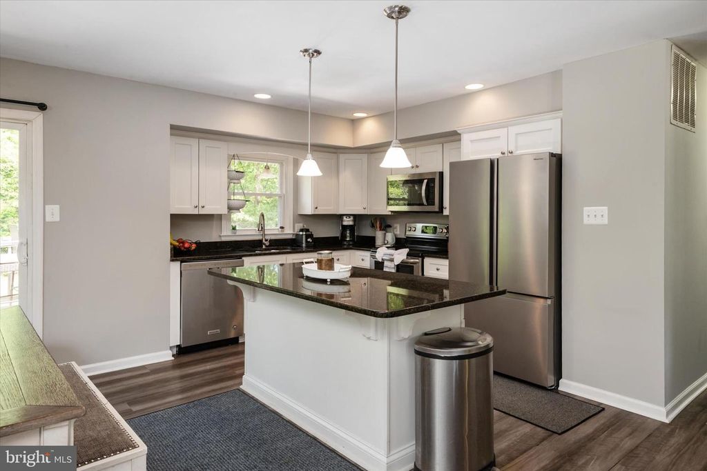 Image 6 of property listing at 10242 CHARLES STREET, La Plata, MD 20646