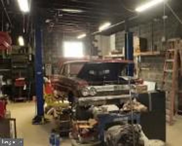820 OAKLAND AVE, Burlington, NJ 08016