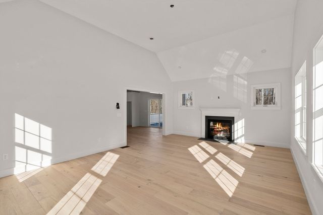 376 Elmwood Avenue, Holden, MA 01520