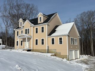 376 Elmwood Avenue, Holden, MA 01520
