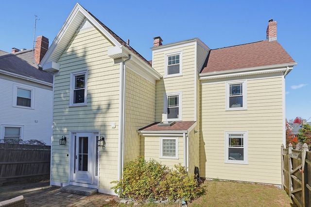 44 Lincoln Ave, Quincy, MA 02170