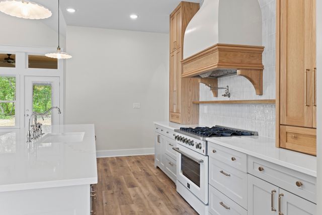 17300 Woodcrest Circle, Lindale, TX 75771
