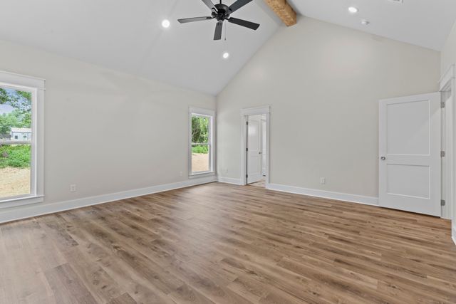 17300 Woodcrest Circle, Lindale, TX 75771