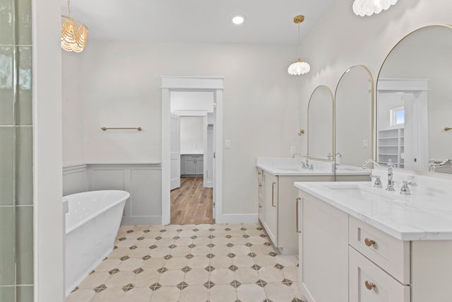 17300 Woodcrest Circle, Lindale, TX 75771
