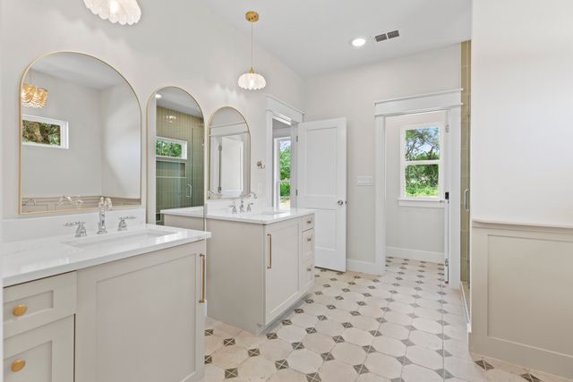 17300 Woodcrest Circle, Lindale, TX 75771