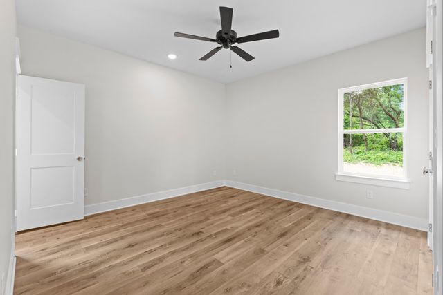 17300 Woodcrest Circle, Lindale, TX 75771