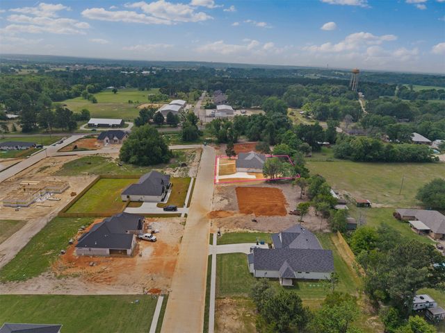 17300 Woodcrest Circle, Lindale, TX 75771