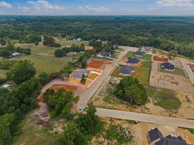 17300 Woodcrest Circle, Lindale, TX 75771