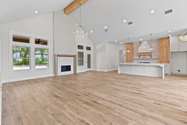 17300 Woodcrest Circle, Lindale, TX 75771