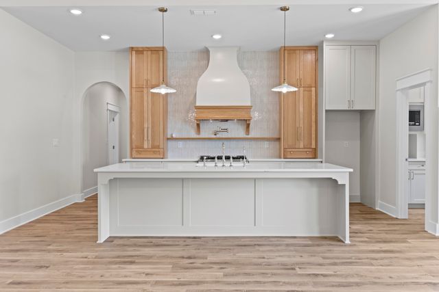 17300 Woodcrest Circle, Lindale, TX 75771