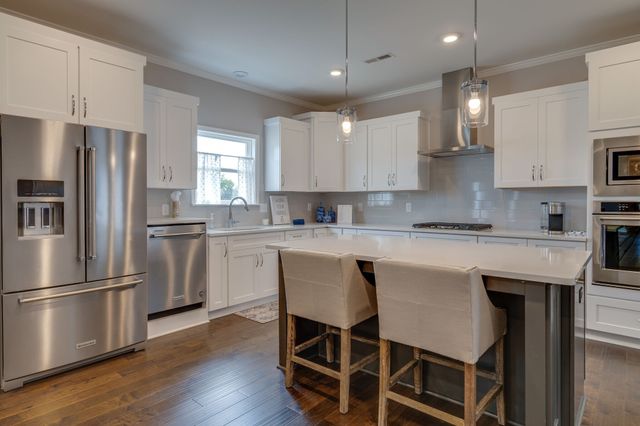 6177 Parkhaven Blvd, Hermitage, TN 37076