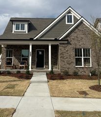 6177 Parkhaven Blvd, Hermitage, TN 37076