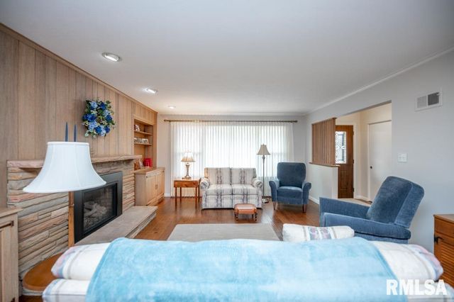 5209 N PROSPECT Road, Peoria Heights, IL 61616