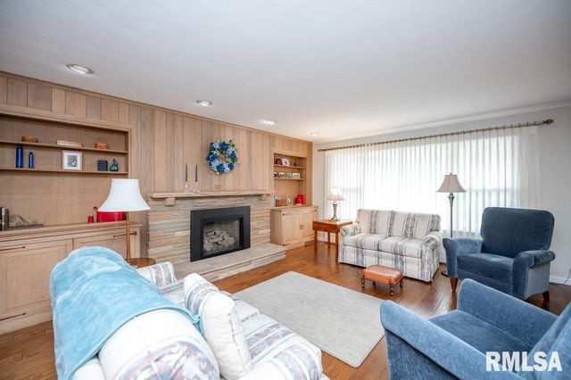 5209 N PROSPECT Road, Peoria Heights, IL 61616