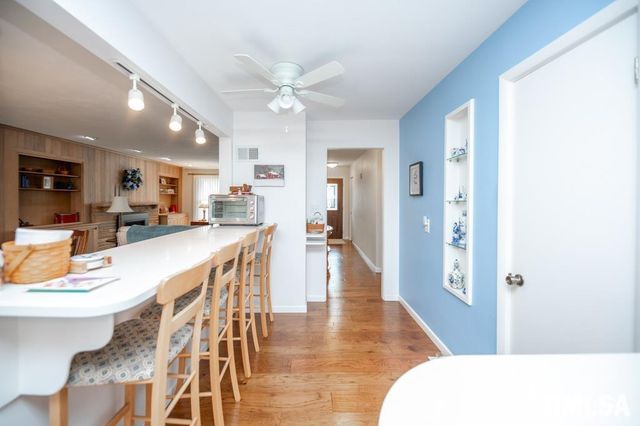 5209 N PROSPECT Road, Peoria Heights, IL 61616