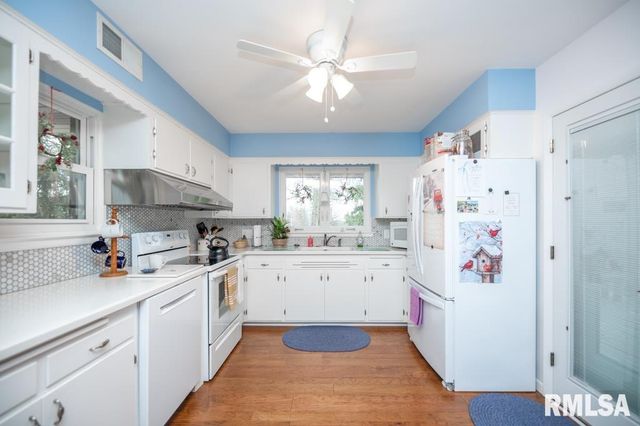 5209 N PROSPECT Road, Peoria Heights, IL 61616