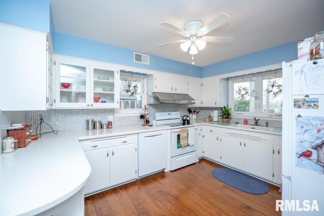 5209 N PROSPECT Road, Peoria Heights, IL 61616