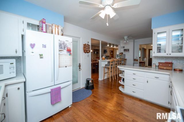 5209 N PROSPECT Road, Peoria Heights, IL 61616