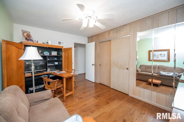 5209 N PROSPECT Road, Peoria Heights, IL 61616