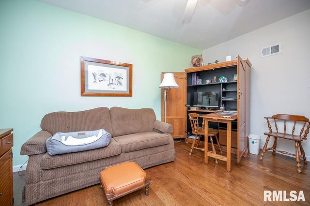 5209 N PROSPECT Road, Peoria Heights, IL 61616