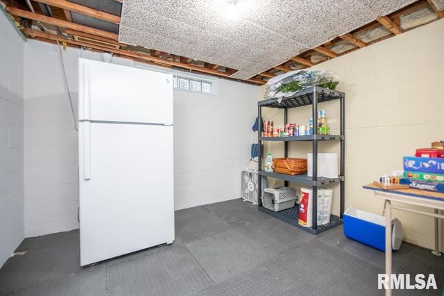 5209 N PROSPECT Road, Peoria Heights, IL 61616