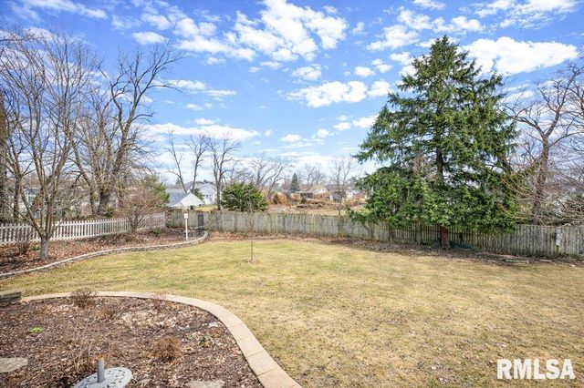 5209 N PROSPECT Road, Peoria Heights, IL 61616