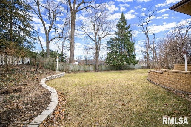 5209 N PROSPECT Road, Peoria Heights, IL 61616