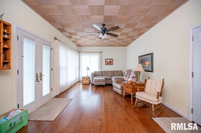 5209 N PROSPECT Road, Peoria Heights, IL 61616