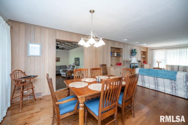 5209 N PROSPECT Road, Peoria Heights, IL 61616