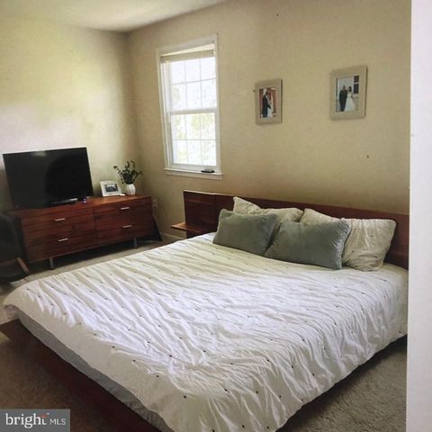 9881 HIGH WATER CT, Burke, VA 22015