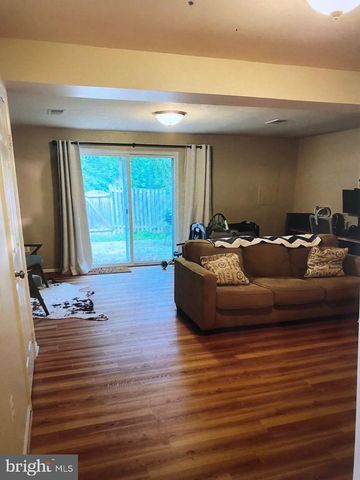 9881 HIGH WATER CT, Burke, VA 22015