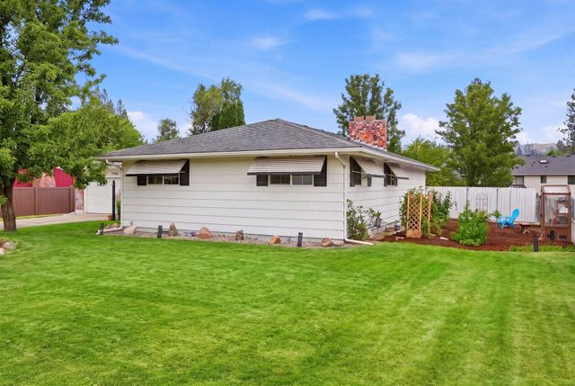 9708 N Fotheringham St, Spokane, WA 99208