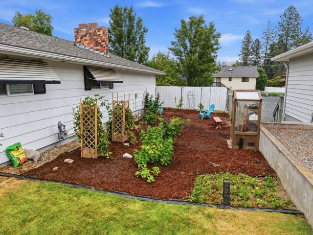 9708 N Fotheringham St, Spokane, WA 99208