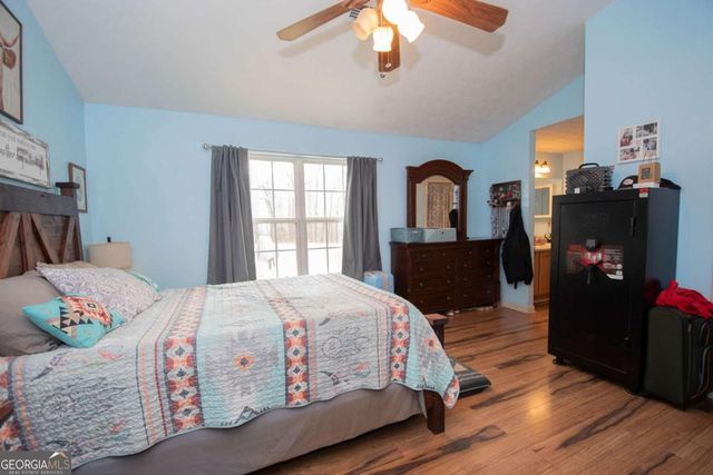 642 Pinewood Drive, Gay, GA 30218