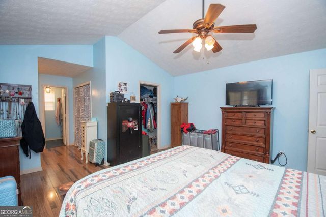 642 Pinewood Drive, Gay, GA 30218