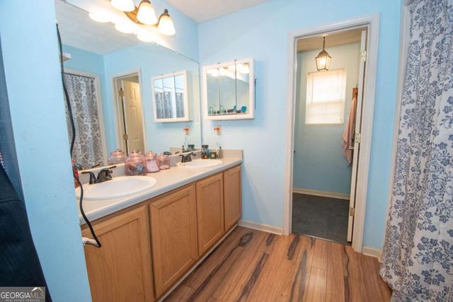 642 Pinewood Drive, Gay, GA 30218