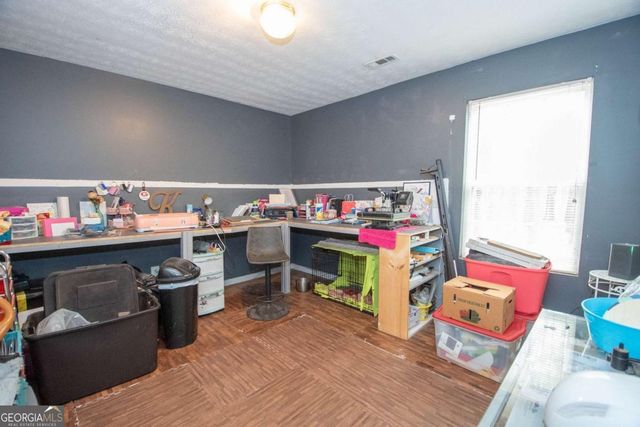 642 Pinewood Drive, Gay, GA 30218