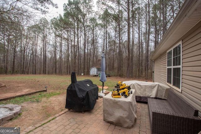 642 Pinewood Drive, Gay, GA 30218