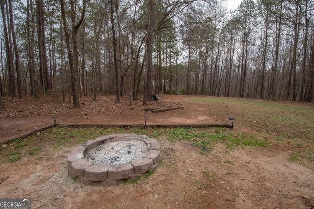 642 Pinewood Drive, Gay, GA 30218