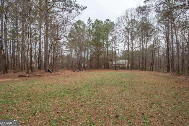 642 Pinewood Drive, Gay, GA 30218