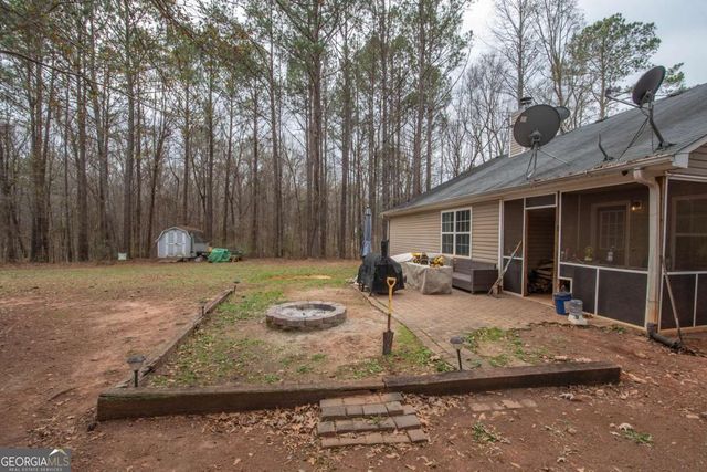 642 Pinewood Drive, Gay, GA 30218