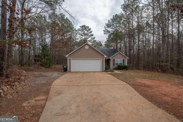 642 Pinewood Drive, Gay, GA 30218