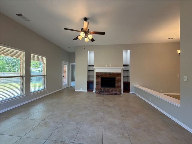 744 Hutchins Drive, Crowley, TX 76036