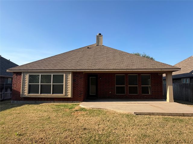 744 Hutchins Drive, Crowley, TX 76036