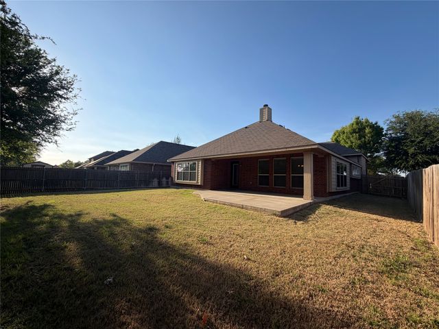 744 Hutchins Drive, Crowley, TX 76036