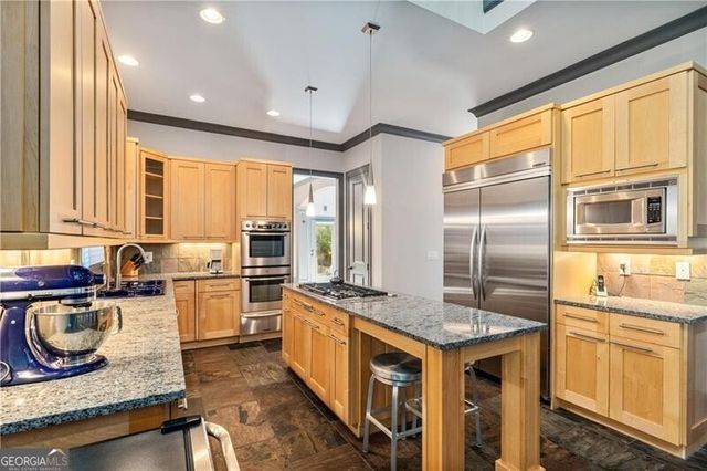 33 Cliftwood Drive, Atlanta, GA 30328